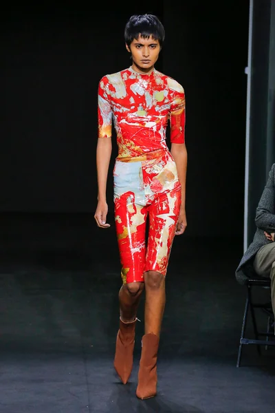 Look 19